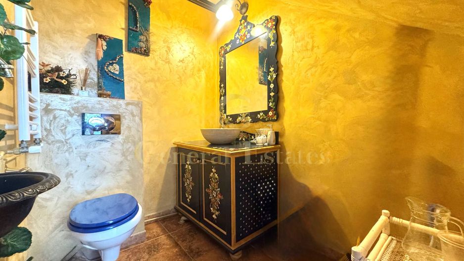 Spre Vânzare Proprietate remarcabilă cu 6 camere în inima Iașului ! - Poză 11