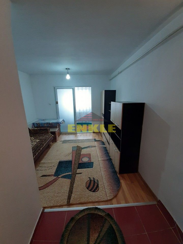 Garsoniera, zona Primaverii/BCR, et.3, mobilata/utilata, 160 euro - Poză 2