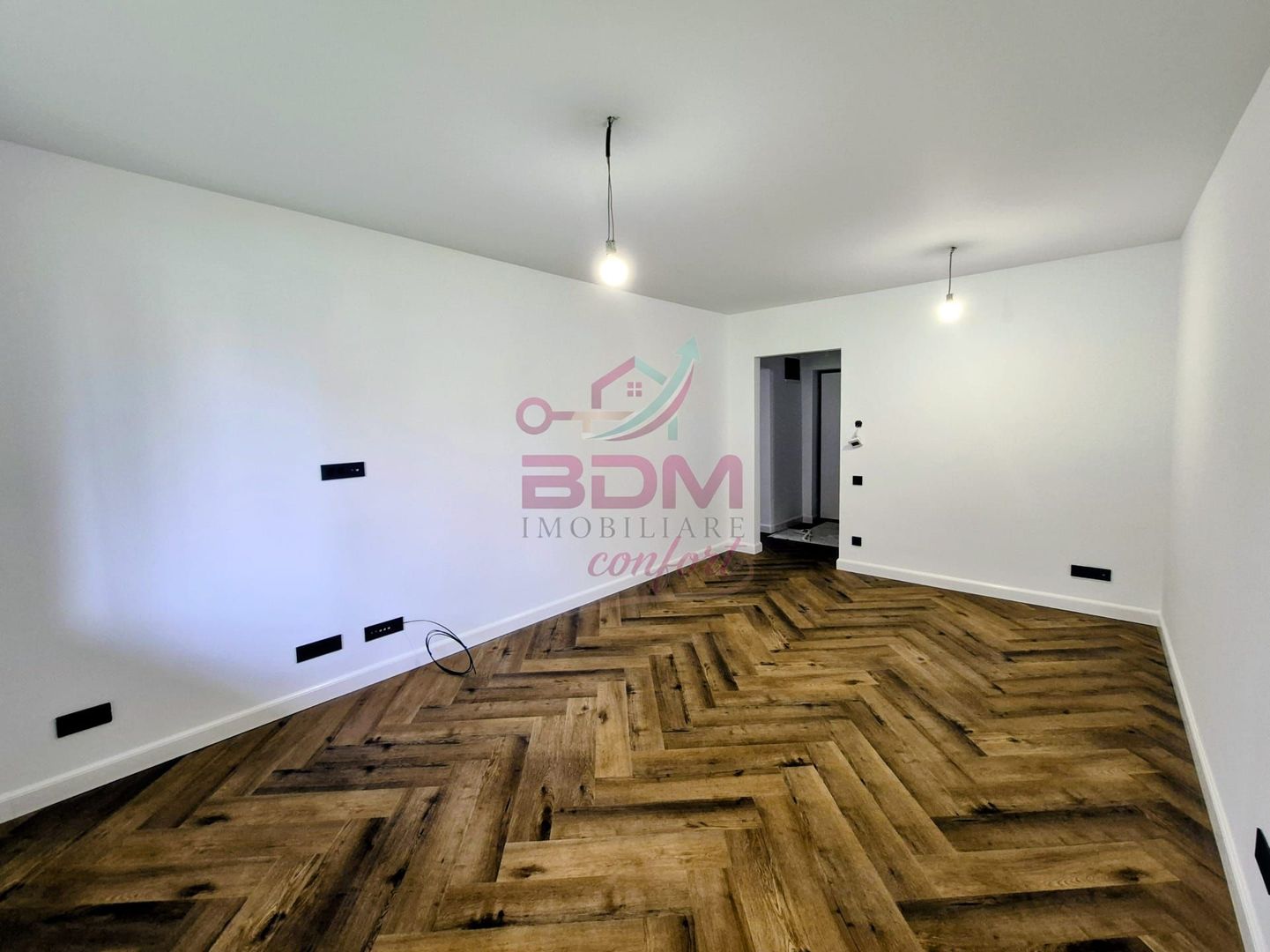 COMISION 0 | Apartament 2 camere | decomandat | zona Micro 1 - Poză 2