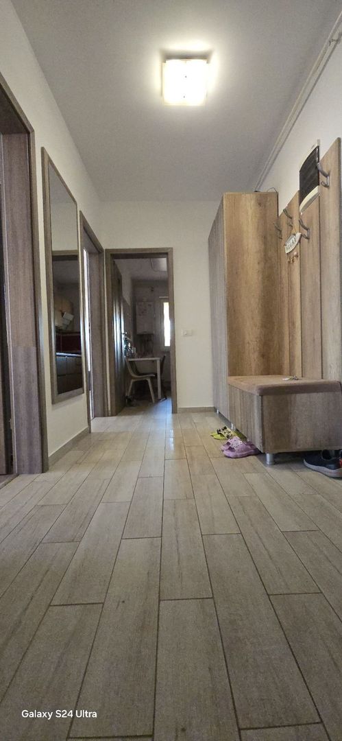 De inchiriat : Apartament 2 camere + loc parcare exterior - Poză 1