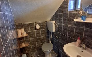 Casa de vanzare cu teren generos in Tocile, Sibiu - Poză 11