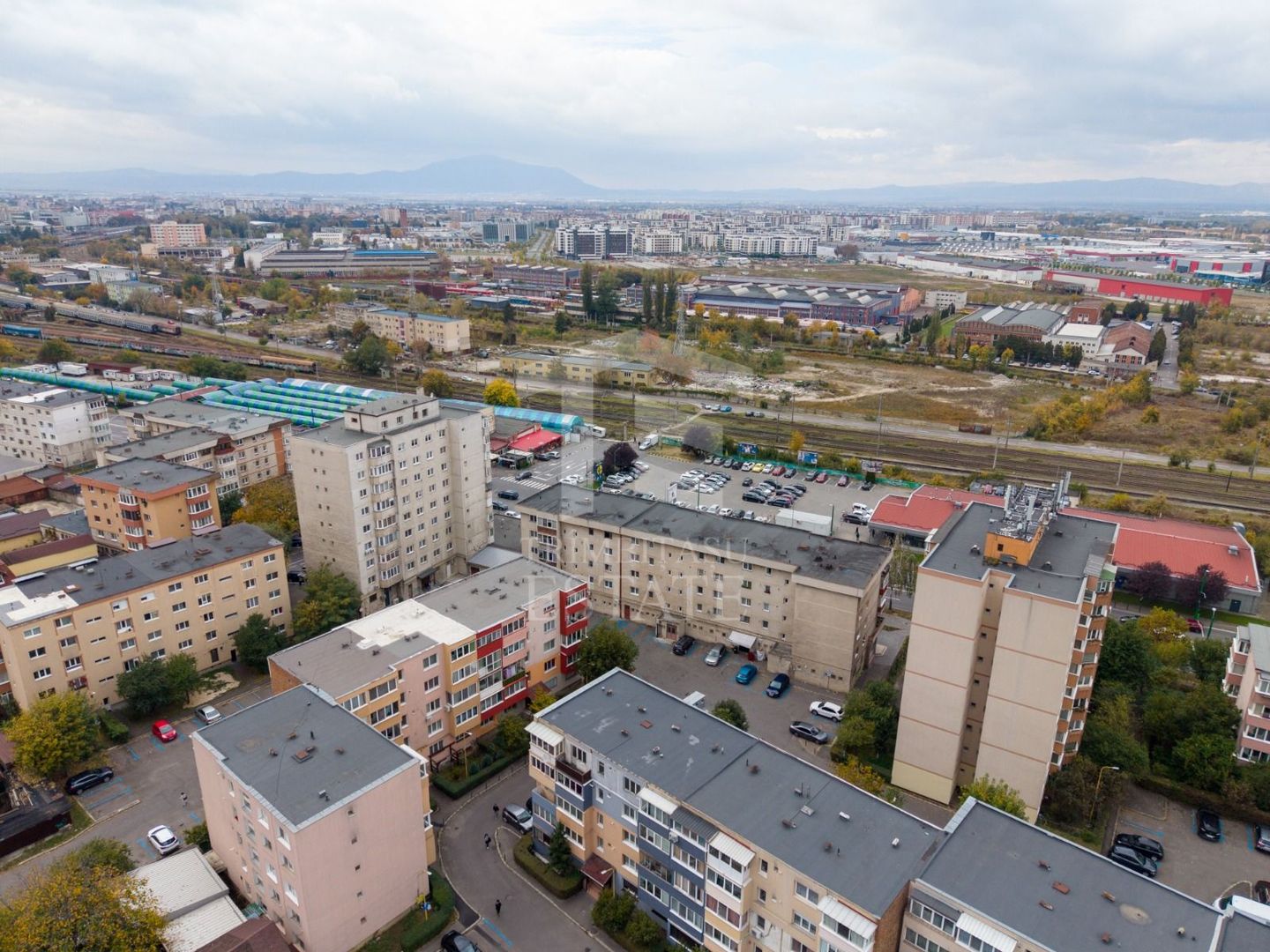 Triaj-Coresi-3 camere+2 bai-70 mp utili NERENOVAT - Poză 11