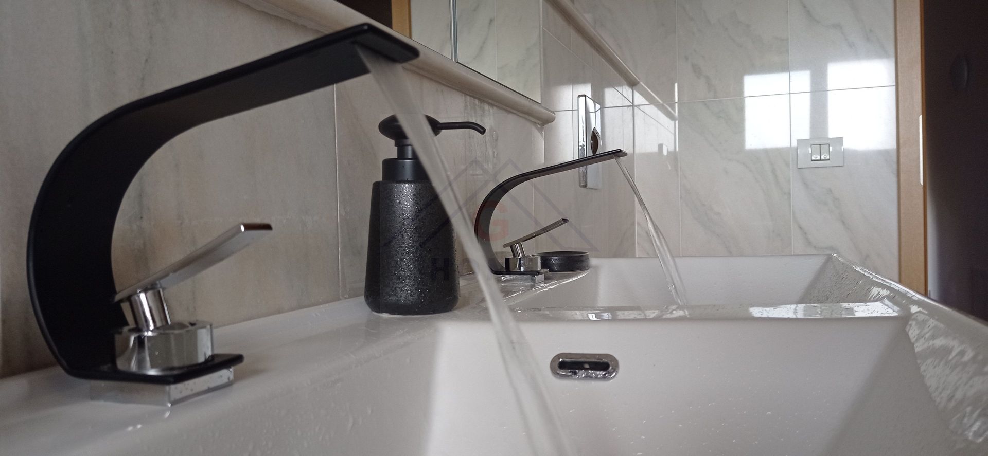 Apartament lux cu gradina proprie, Ferventia intre Lidl si padure. - Poză 19