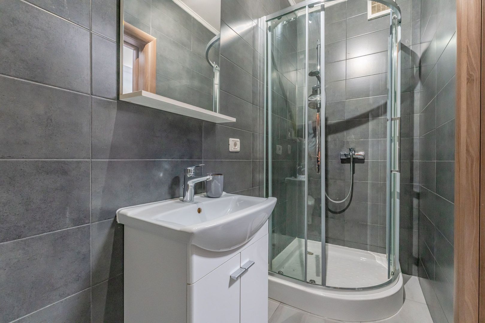 Apartament 114 mp Zona AFI | 2 Băi | Mobilat | Parcare interioară - Poză 16