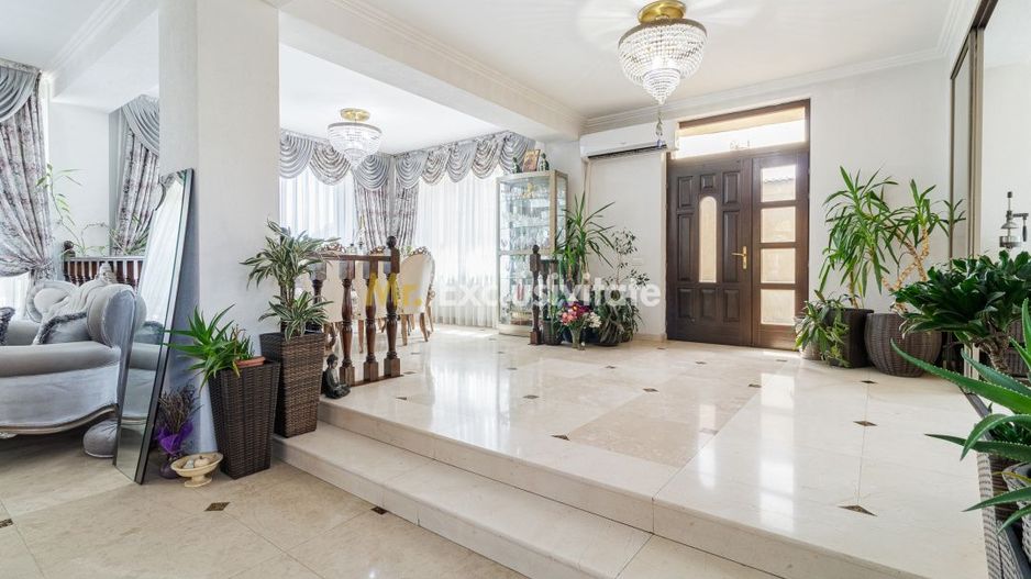 Vila impresionata 550mp util, 300mp teren - Poză 3