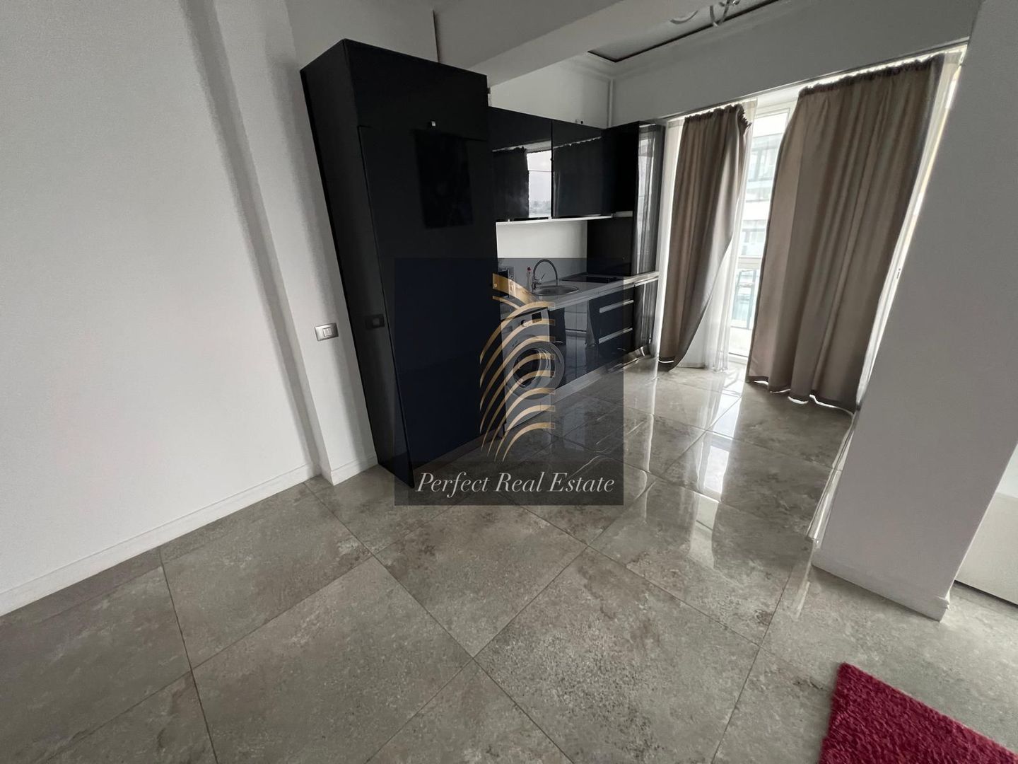 Perfect Real Estate – Închirieri Apartamente Mamaia, White Tower 🏖️ - Poză 1