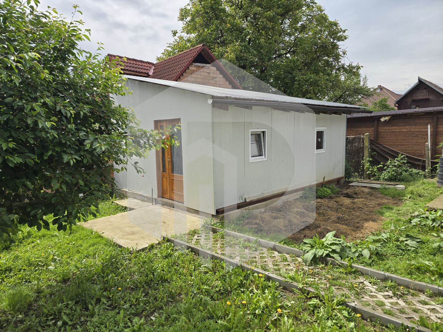 Casa 4 camere 1000 mp teren zona Subarini - Poză 10