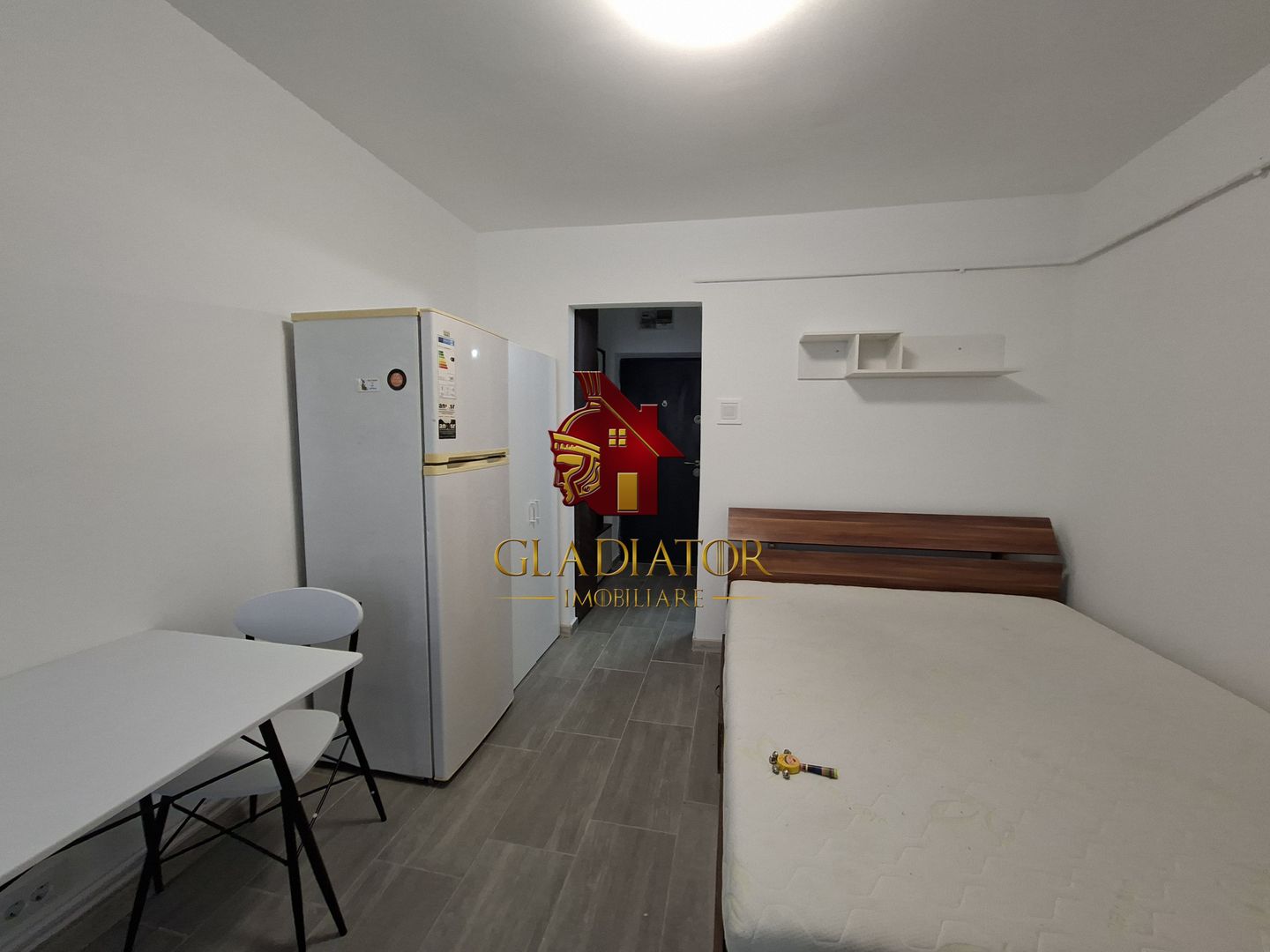 Garsoniera Alexandru cel Bun strada Plaiesilor, renovata, disponibila - Poză 4