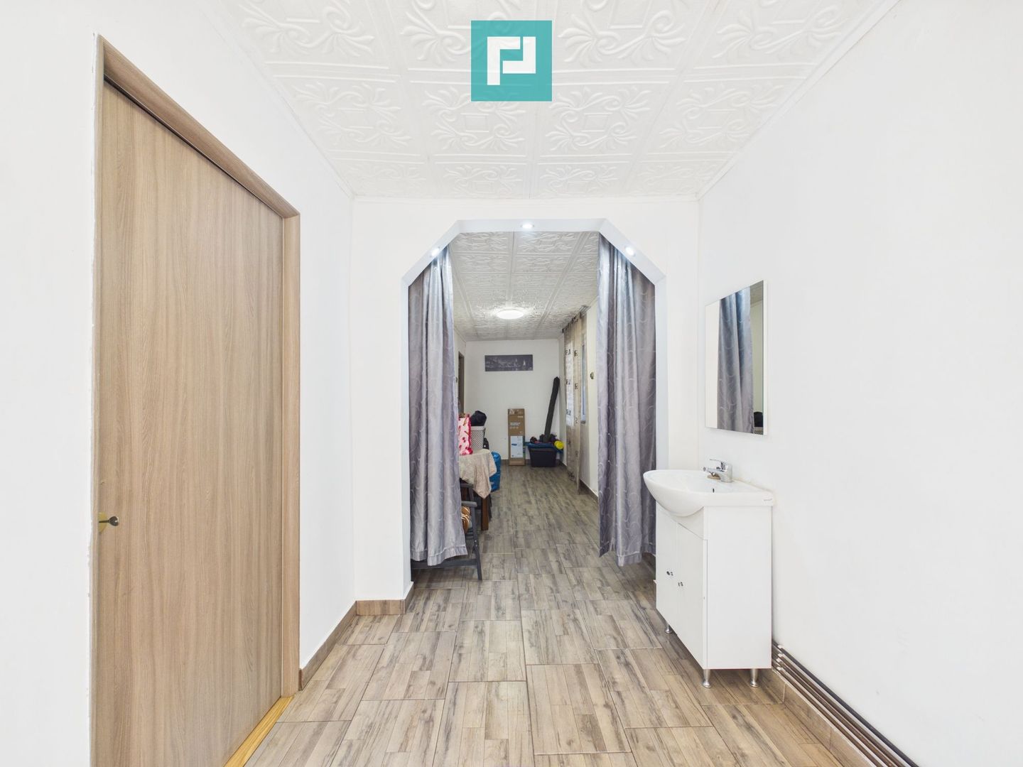 Casă cu 3 camere de vânzare în zona Bujac - Poză 5