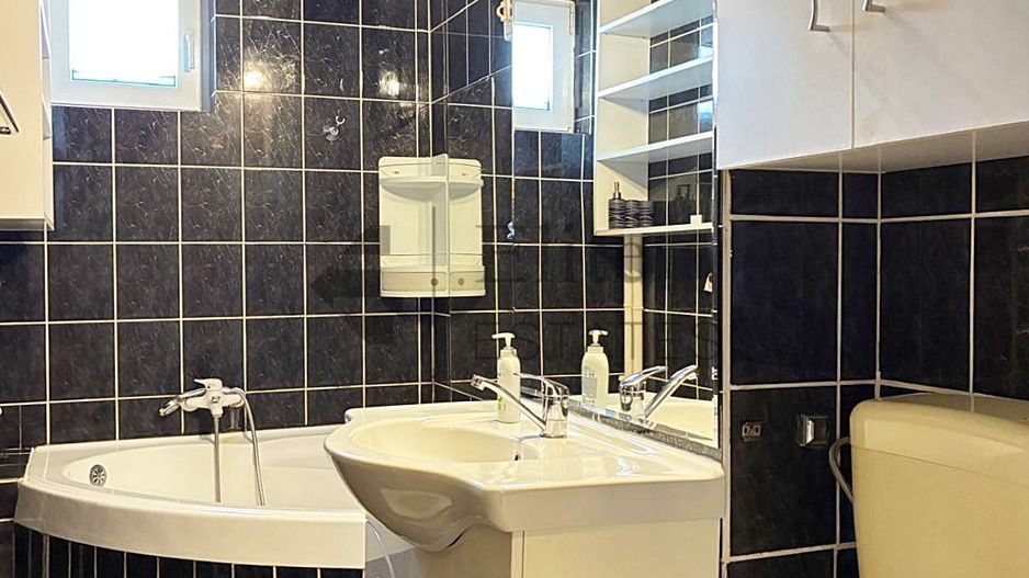 Apartament cu 3 camere de inchirat central in Oradea - Poză 8