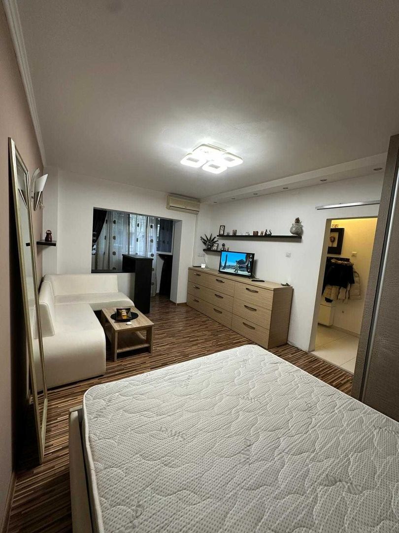 Garsonieră modernă, decomandată, balcon, parter, Auchan Vitan - Poză 4