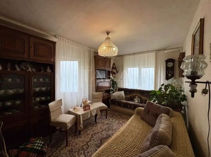 De vanzare cu 4 camere decomandat in Manastur - Poză 3