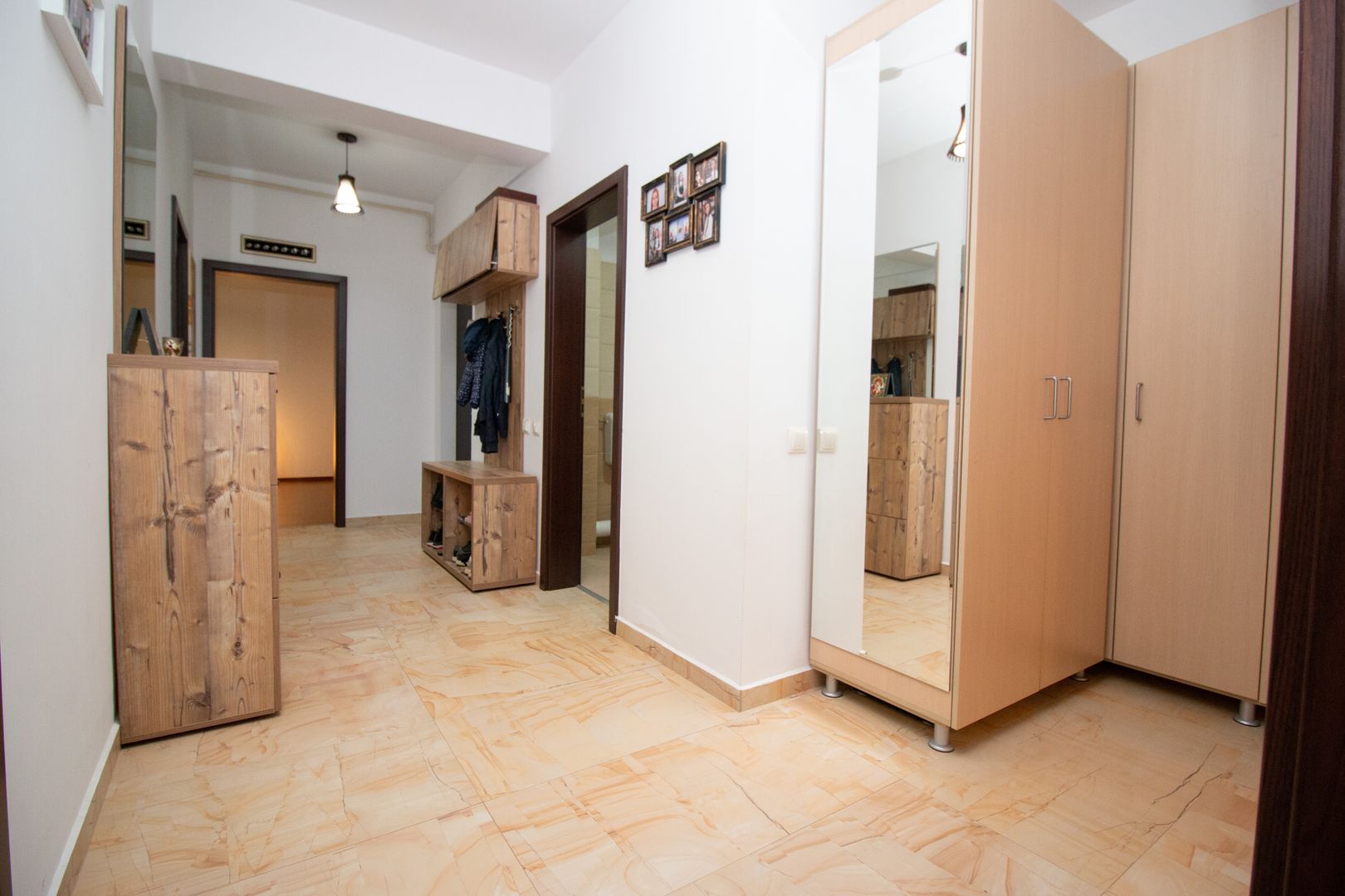 Apartament de vanzare 3 camere Cartierul Latin Prelungire Ghencea - Poză 11