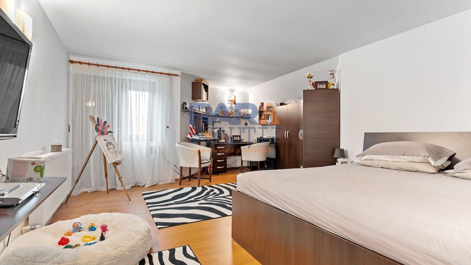 Casă cu 3 dormitoare și 2600 mp teren - Poză 13