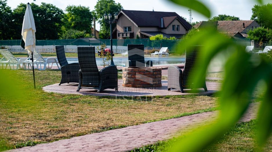 Sala de evenimente cu  piscina si foisor Biled COMISION 0 % CUMPARATOR - Poză 13