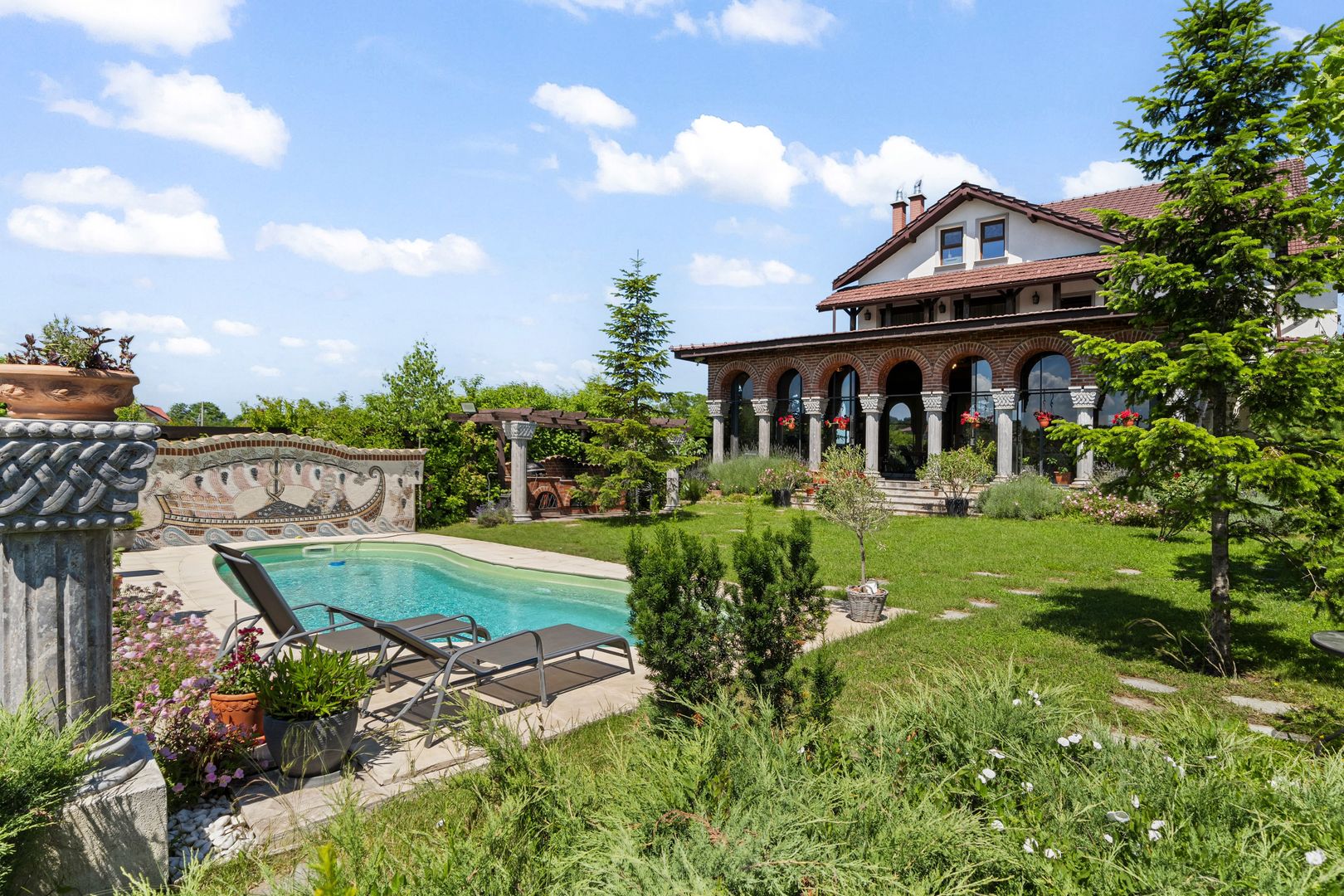 Oportunitate Rară: Vilă pe Lac | 1.898 mp Teren | Piscină - Poză 1
