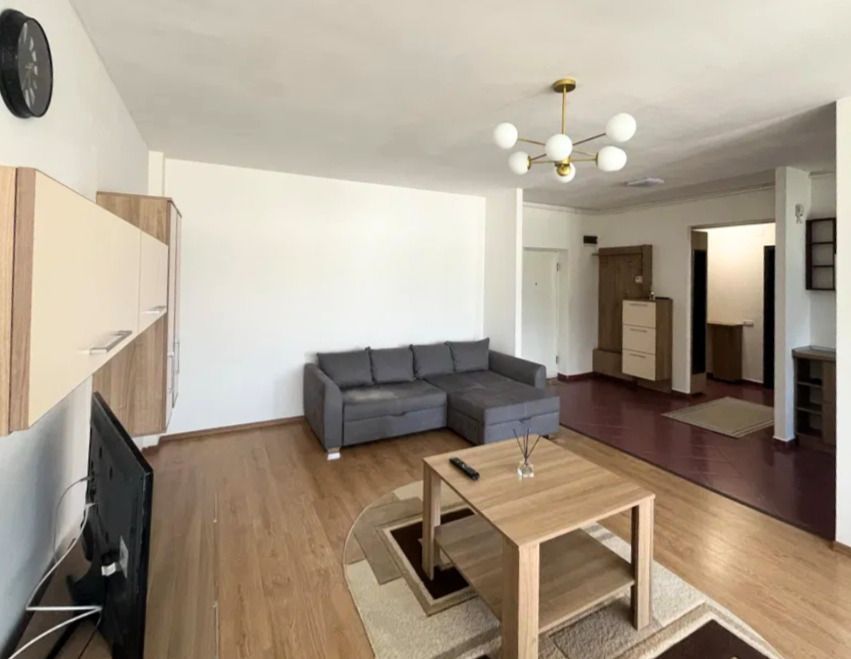 Un apartament care bifează exact ce contează spațiu lumină liniște și parcare - Poză 1