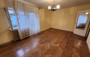 De vanzare apartament 3 camere, Cetate