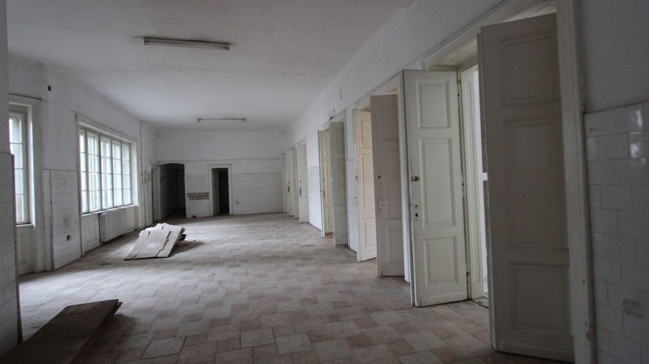 Imobil pretabil cladire de birouri, clinica medicala - Central - Poză 1