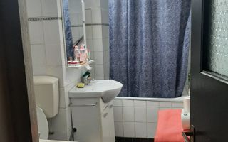 GARSONIERA NATIUNILE UNITE - BUCATARIE INCHISA, MOBILAT/ UTILAT MODERN - Poză 4