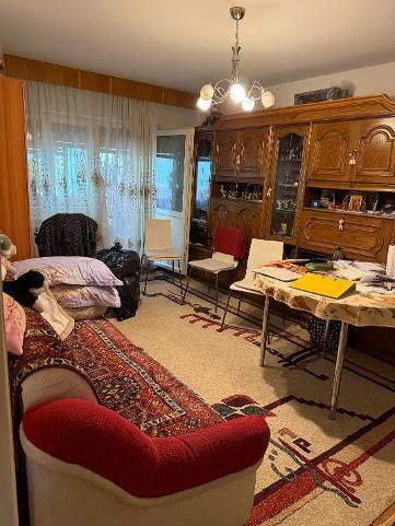 Apartament pe strada Razboieni etajul 1 - Poză 1