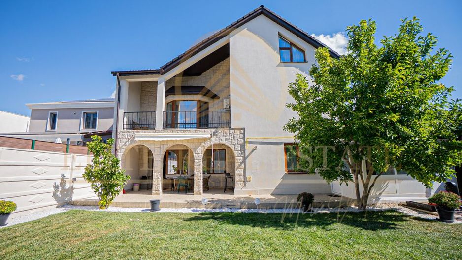 Ovidiu Sud - Zona premium - Vila impozanta, curte mare, garaj, terasa! - Poză 3