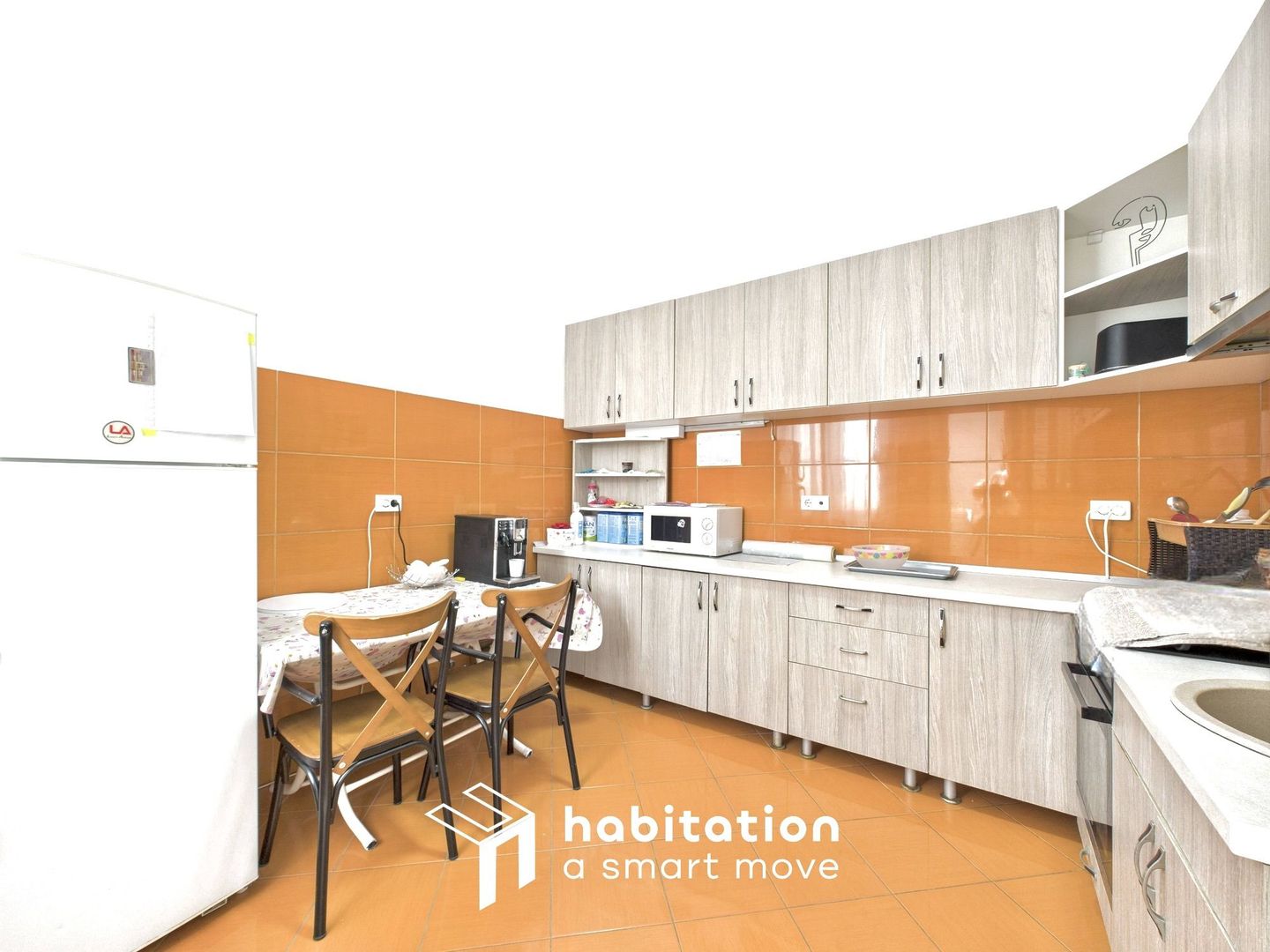 Casă de vânzare în zona Lunei – ideală pentru locuit sau investiție! - Poză 9