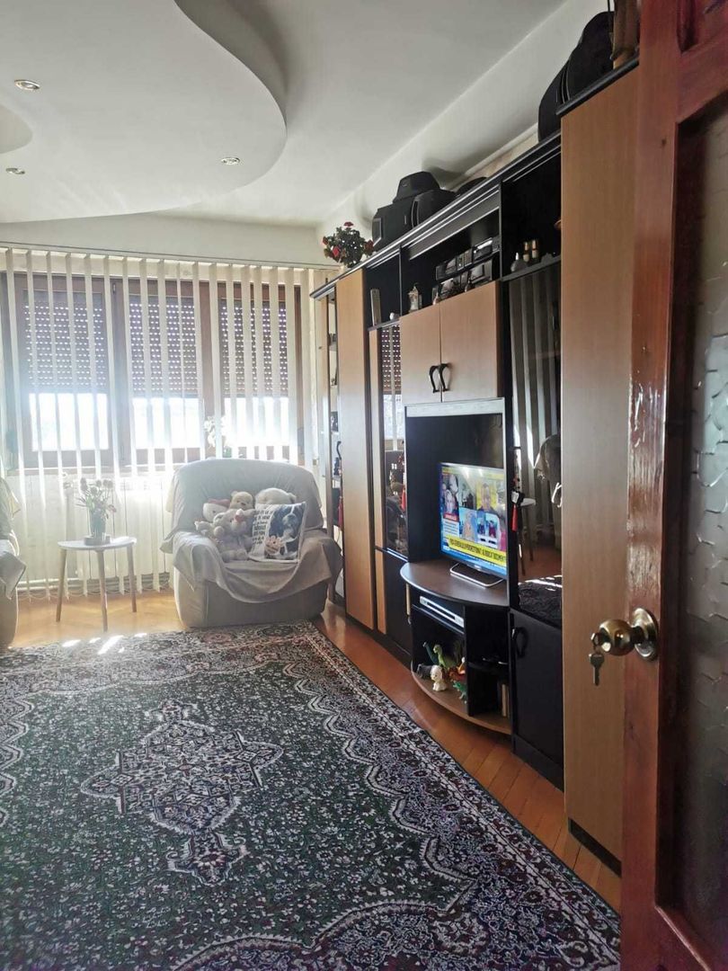 Vând Ap 4 camere centru - Poză 3