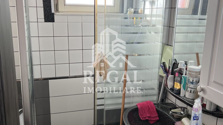 Apartament de vânzare – 2 camere, zona centrală, bloc H6 - Poză 4