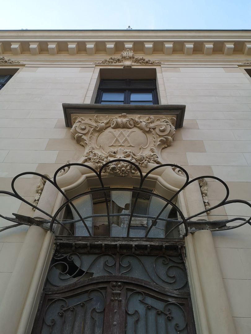 O BIJUTERIE ARHITECTURALA IN CENTRUL BUCURESTIULUI - Poză 5