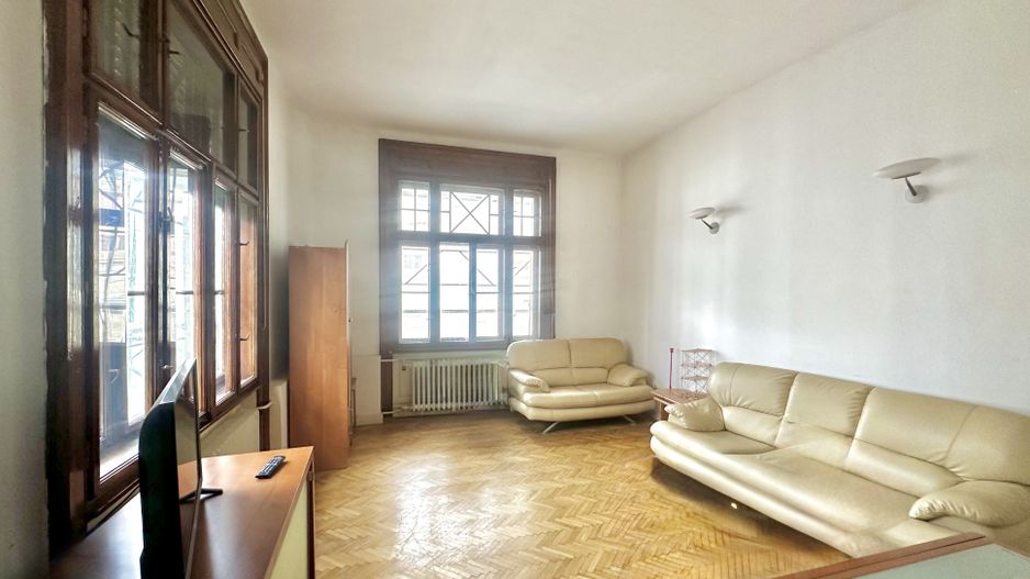 Apartament cu 3 camere de închiriat în Piața Victoriei - Poză 4