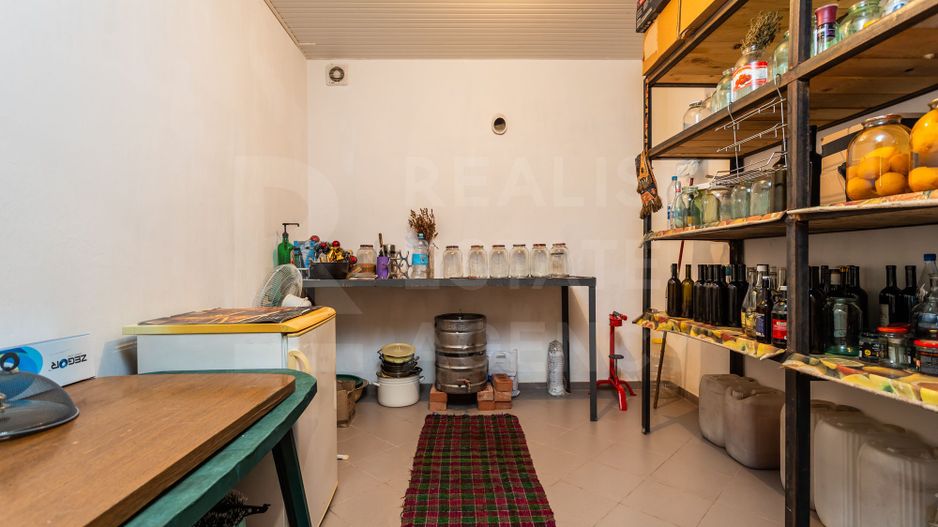 Vânzare, casă, 5 camere, str. Gura Văii, sect. Riscani - Poză 32