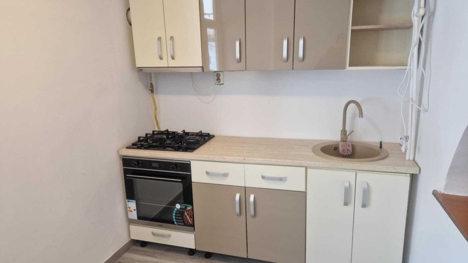 BRASADAS vinde garsoniera 24 mp. Ostrovului la PARTER. - Poză 2