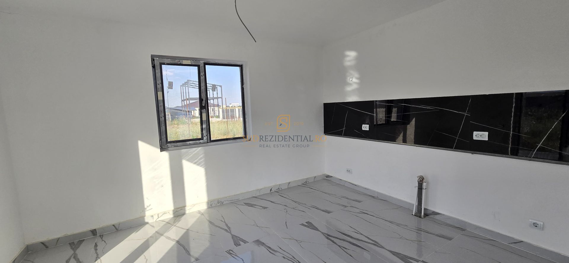 Casa individuala cu 3 camere si teren generos - Comuna Berceni, Ilfov - Poză 4