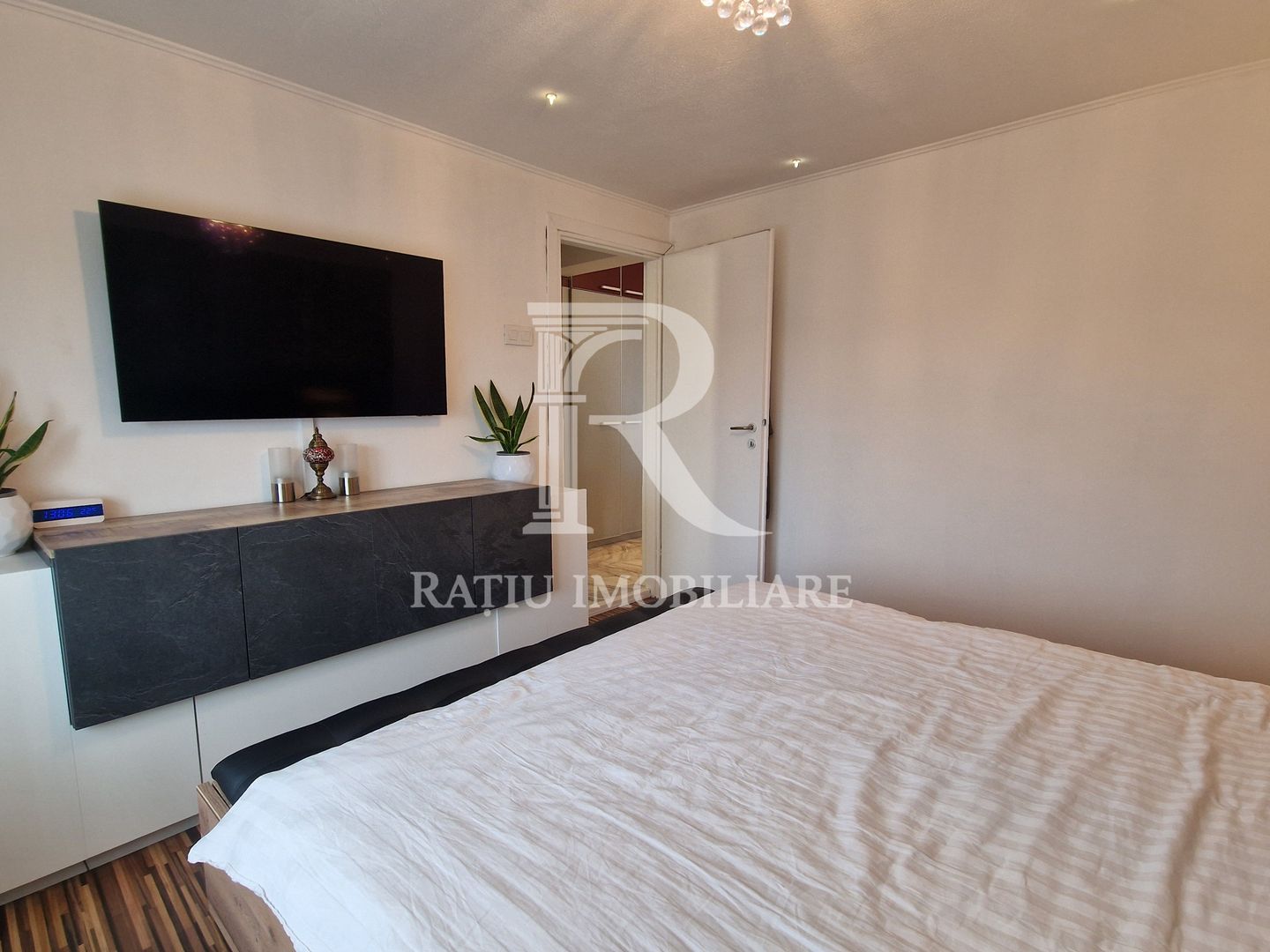 Apartament cu 3 camere | Ascensor | Rogerius | Oradea - Poză 8