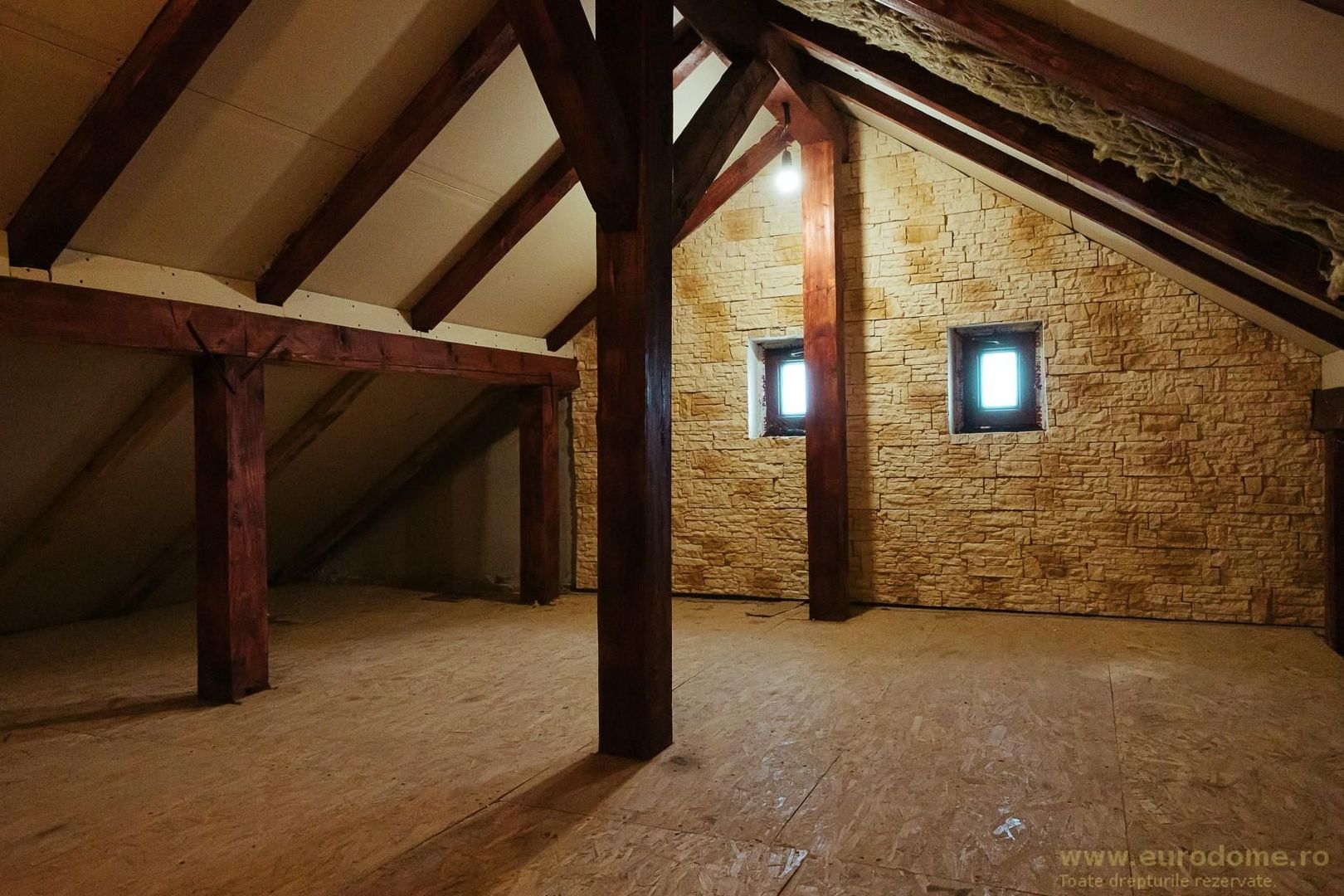 Casă nouă, intrare Stupini - Poză 12