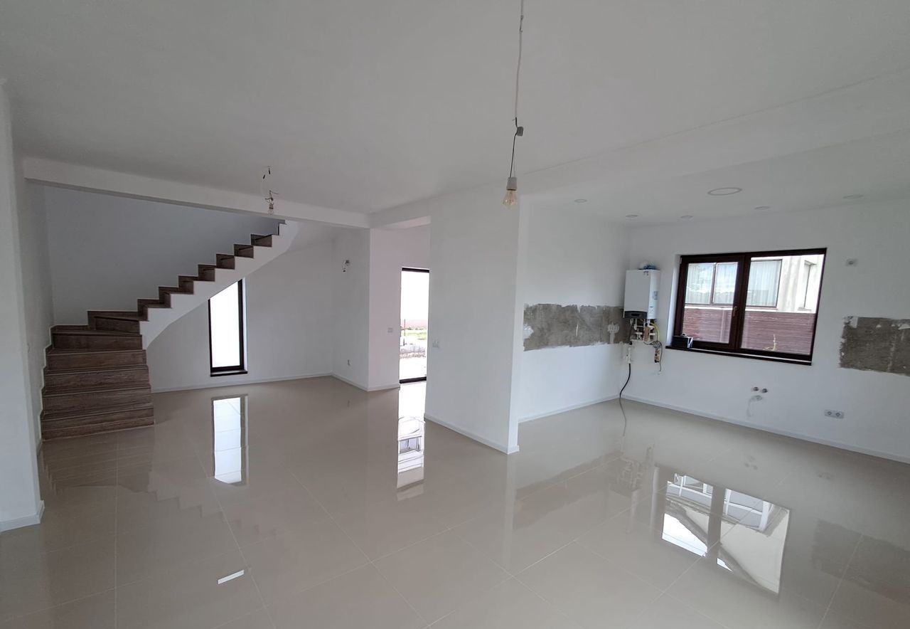 Vila nou P+1 | De vanzare | 4 camere | Otopeni-Odaile - Poză 1