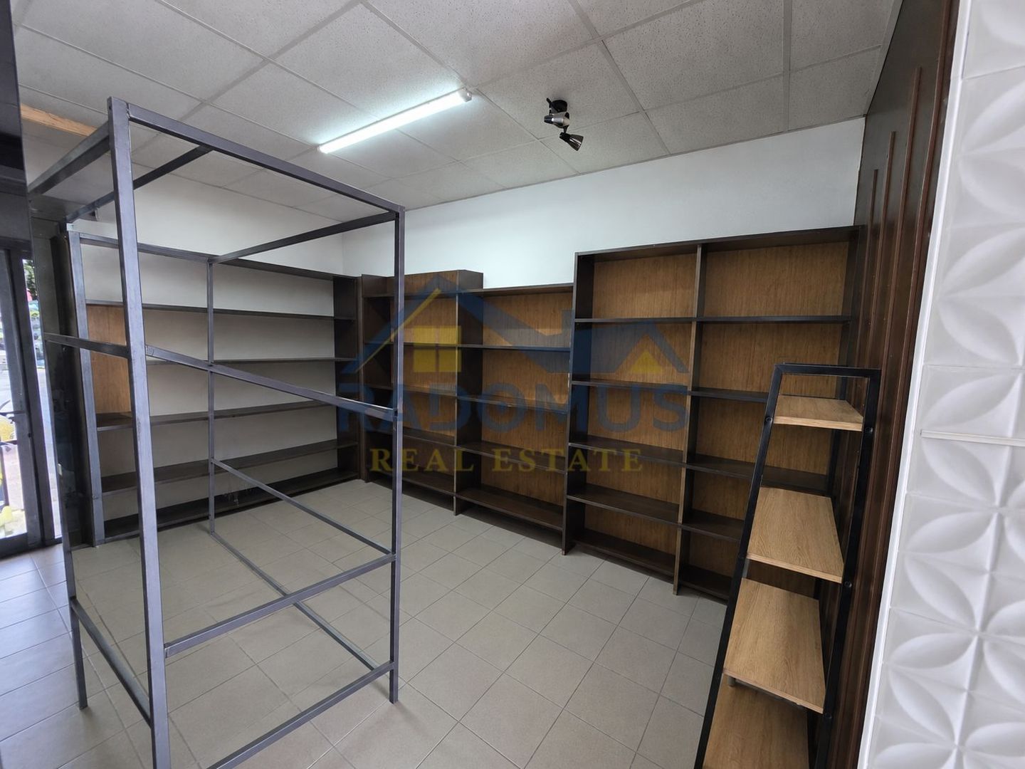 Spatiu comercial 50mp, Intersecție Alexandru Vlahuță și Poștei - Poză 4
