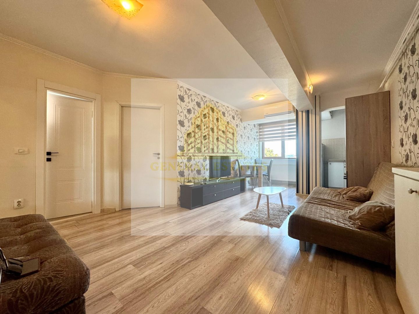 Vânzare apartament cu 2 camere - 47 m.p - Gata de intrare - Tătărași - Poză 1