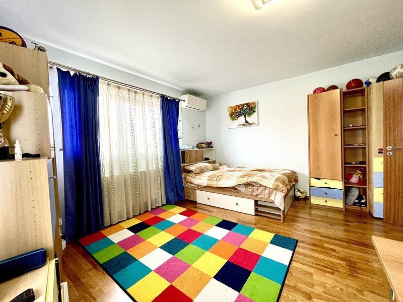 Design clasic, pozitie centrală - casă  în Dumbrăvita - Poză 16