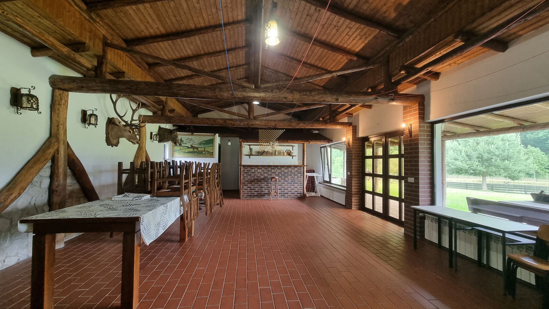 Complex turistic și proprietate deosebită de vânzare în Valea Dobârlău - Poză 14