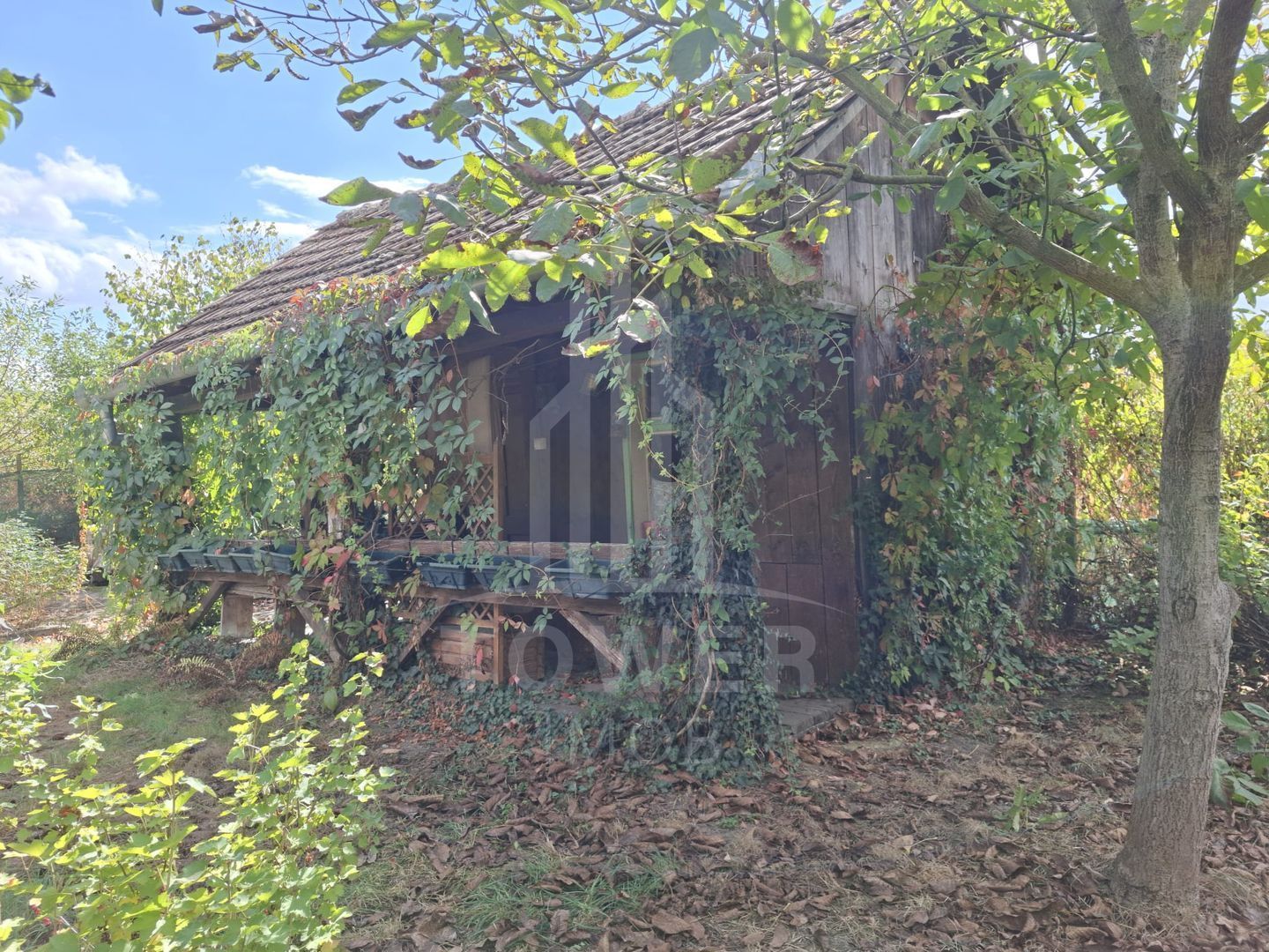 Casă cu doua corpuri de cladire de vânzare în Cornățel (an constructie 2003) - Poză 24