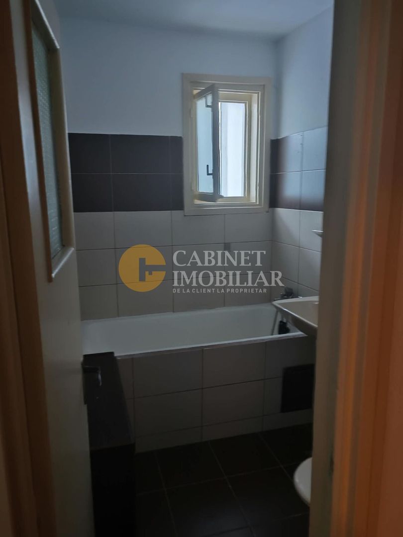 2 Camere SemiDecomandat - ETAJ 1 - Zona Podu Ros - Poză 4