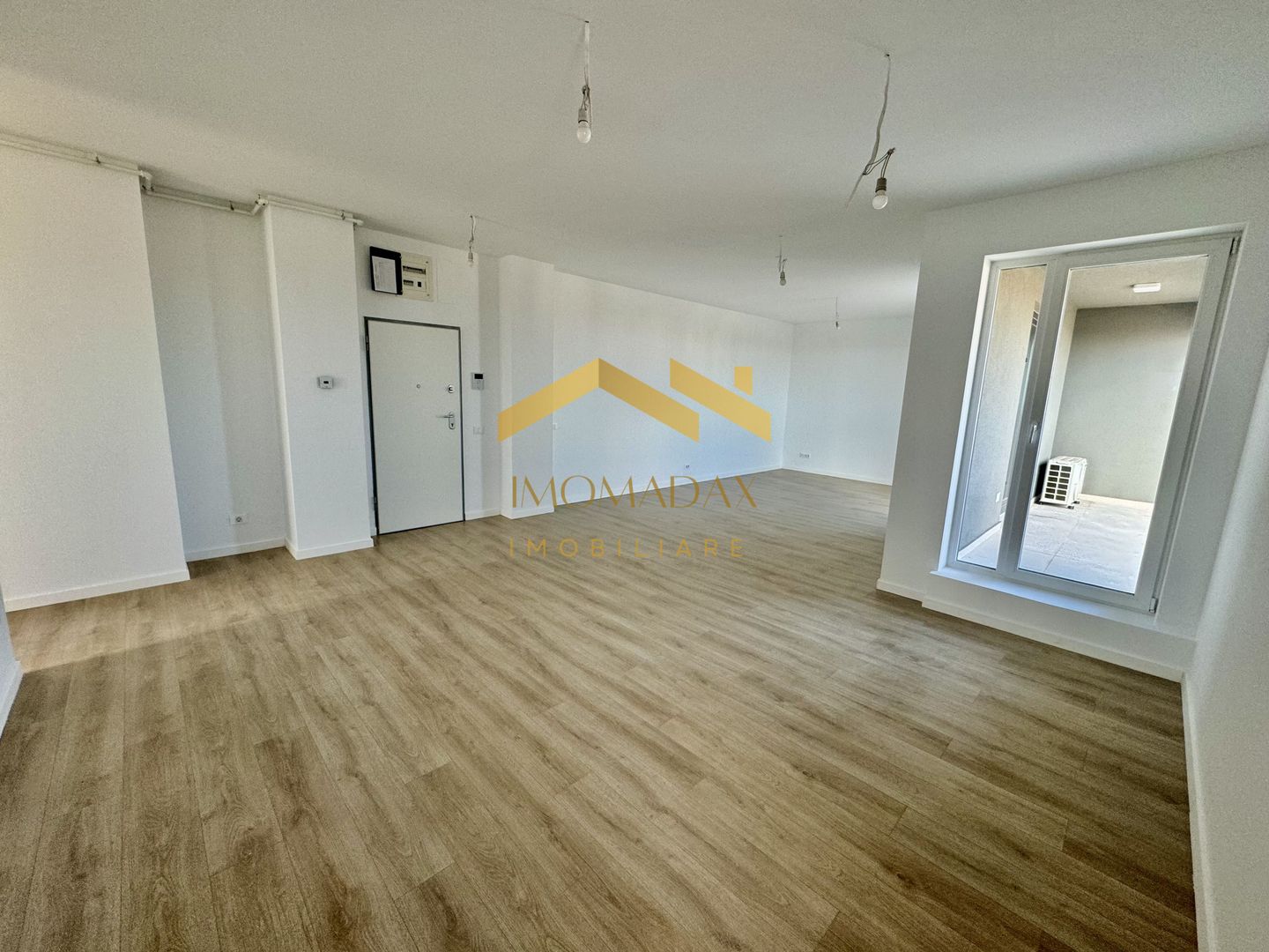 Aradului-3 Camere- 2 Terase - Poză 1