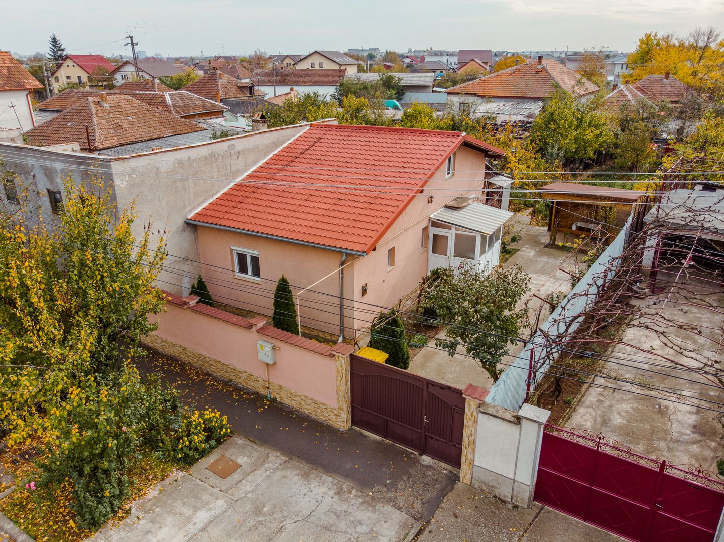 Casă cu 2 camere în Bujac - Poză 2