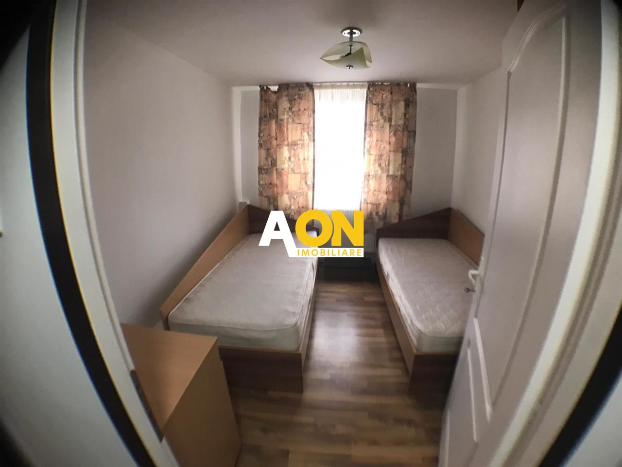 Apartament cu 3 camere de inchiriat, decomandat, Cetate - Poză 2