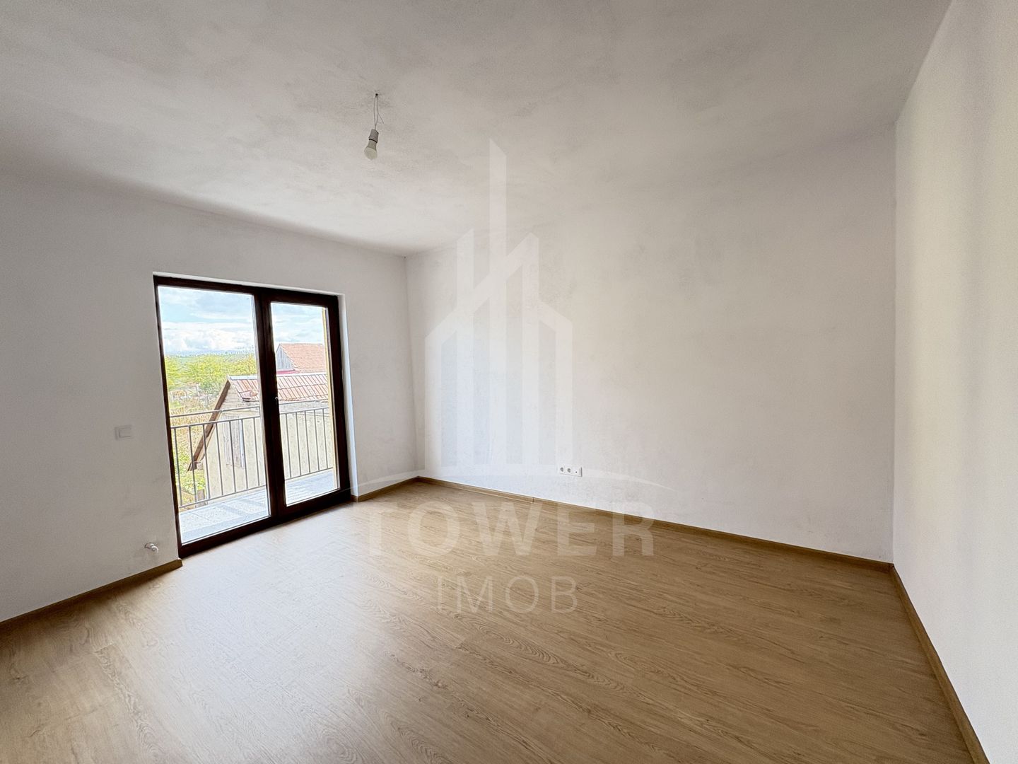 Apartament la casă cu curte – zonă liniștită, strada Zăvoi - Poză 8