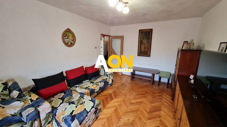 Apartament 3 camere, Decomandat, 69 mp, Zona Cetate - Poză 2