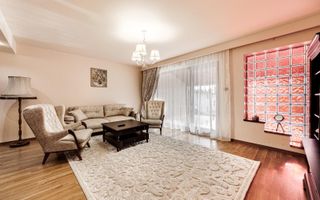 Vilă cu 7 camere de vânzare în zona Central - Poză 13