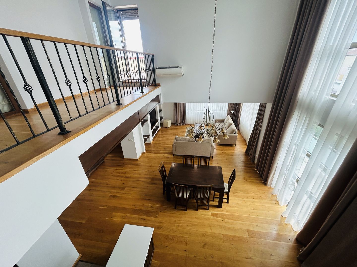 Penthouse de inchiriat, zona buna, terasa mare, mobilat si utilat - Poză 1